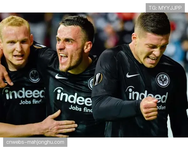 法兰克福2-1逆转击败奥格斯堡，升至积分榜第六